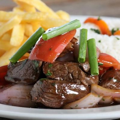  Lomo saltado