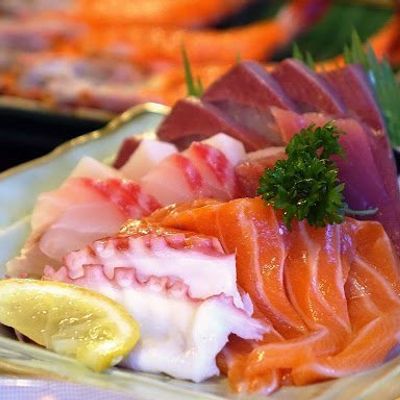 sashimi mixto de salmón y pulpo