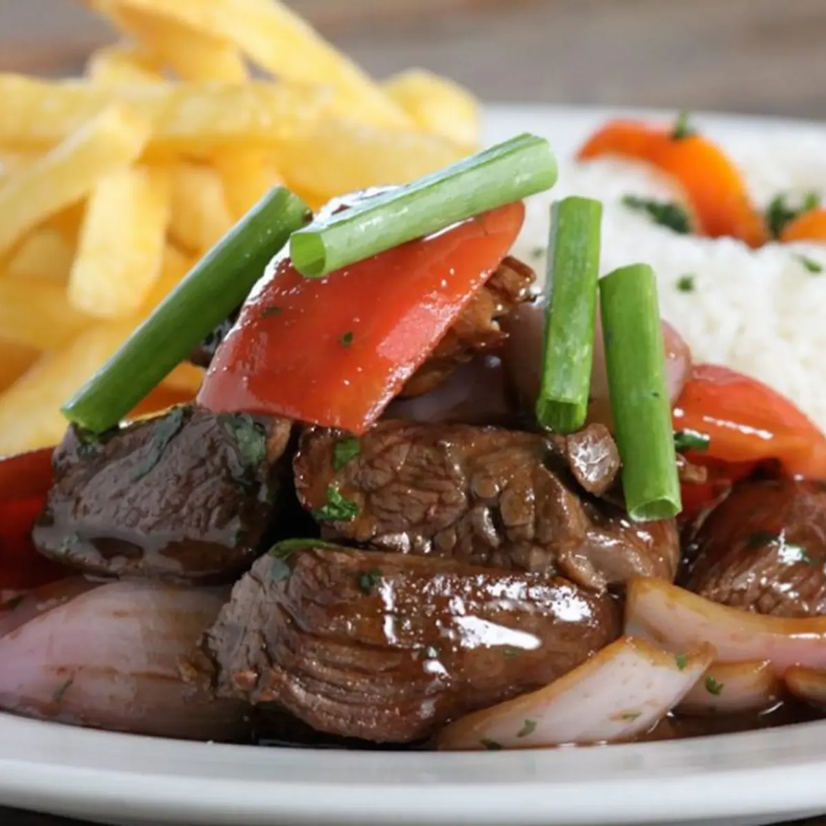 Lomo saltado