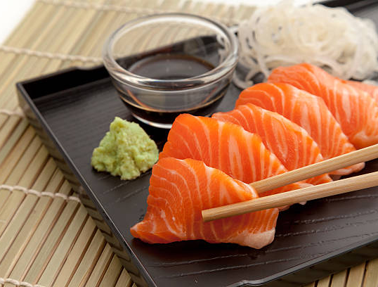 Sashimi de salmón