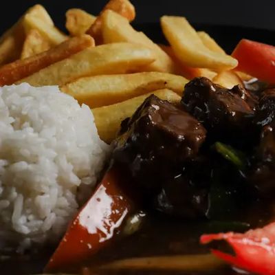 Lomo saltado