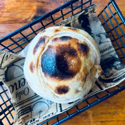 EMPANADA JAMON Y QUESO