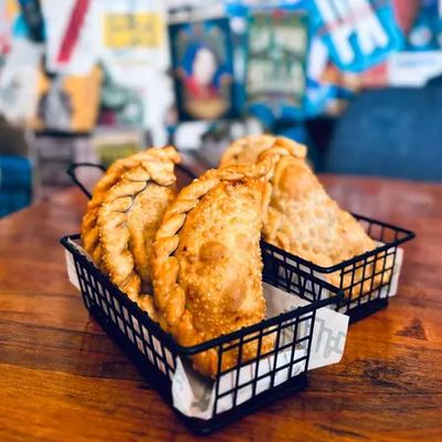 EMPANADA CARNE CORTADA A CUCHILLO