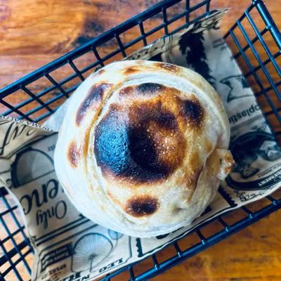 EMPANADA JAMON Y QUESO