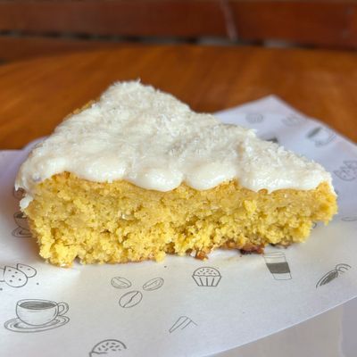 Queque de Choclo con Crema de Coco