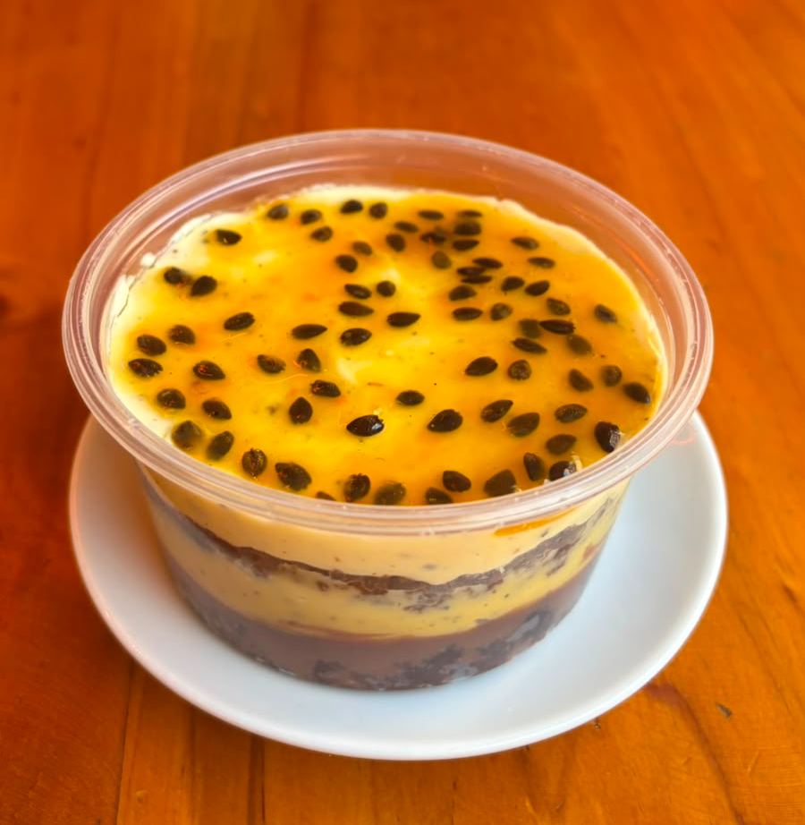 Torta de Maracuyá con Brigadeiro (Pote)
