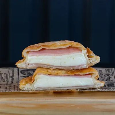 Pastel De Jamon Y Queso