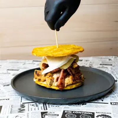 Patacon Mix Chuleta Filet de Pollo