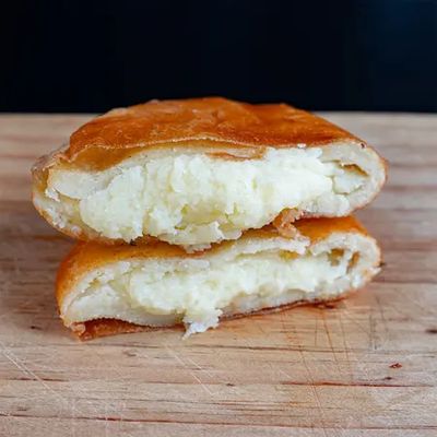 Empanada de Papa con Queso
