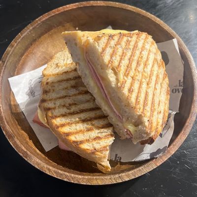 Planchado Jamón queso en masa madre
