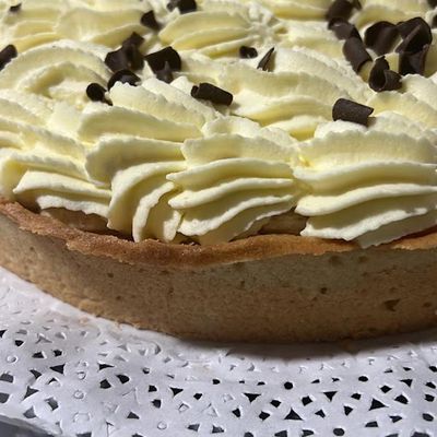 Trozo Kuchen chocolate, manjar y frambuesas