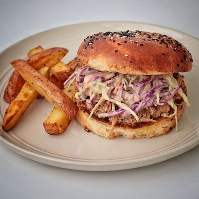 Sandwich de cerdo desmechado