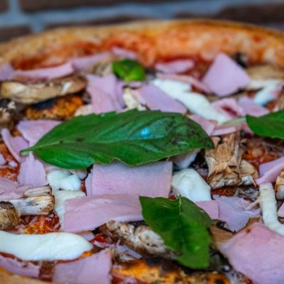 Pizza Funghi Prosciutto