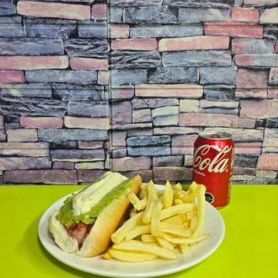Combo 4: Vienesa Italiana 19 Cm + Papas Fritas + Bebida Lata