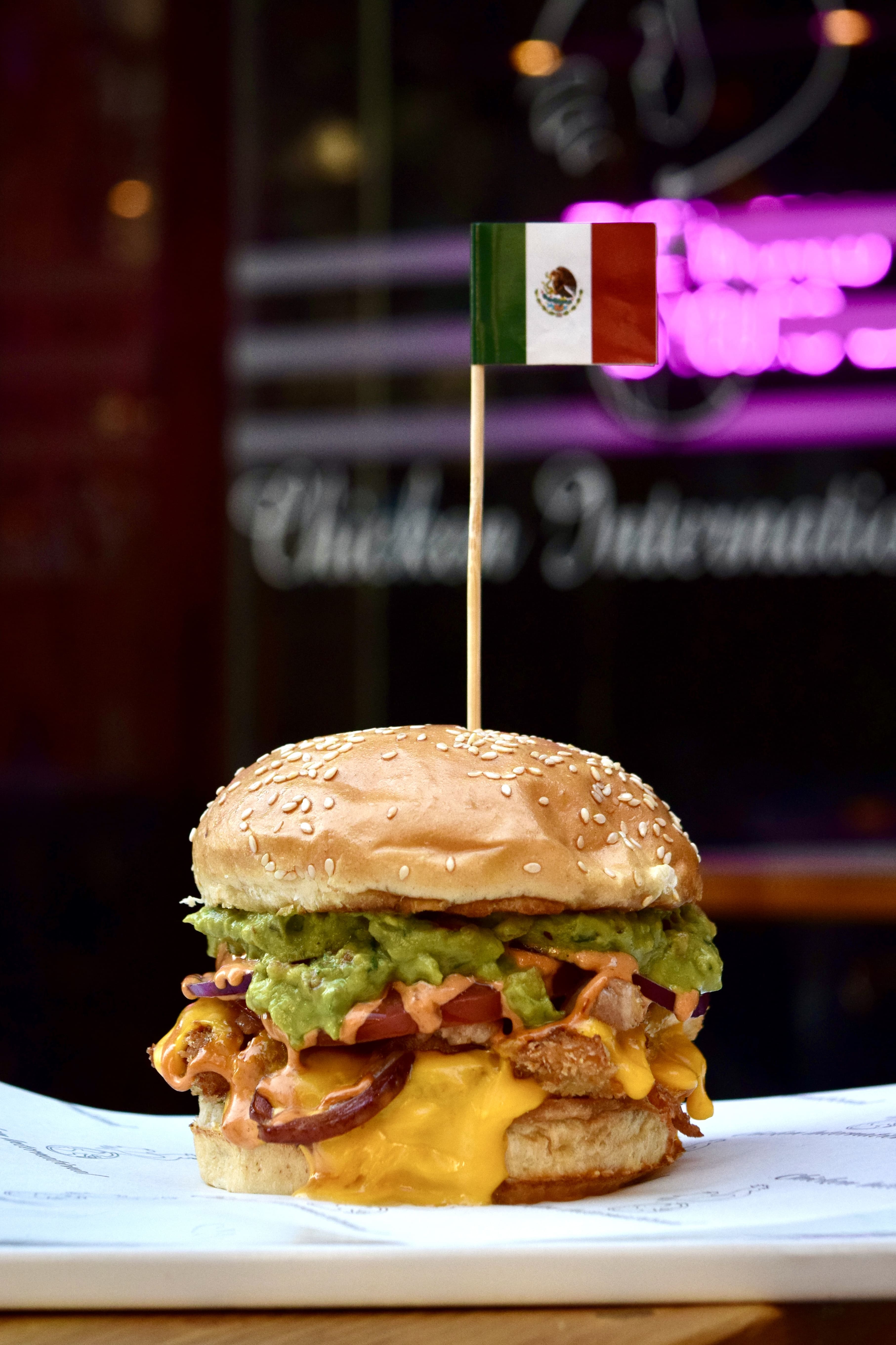 🇲🇽 Mexican Chipotle Guac Burger