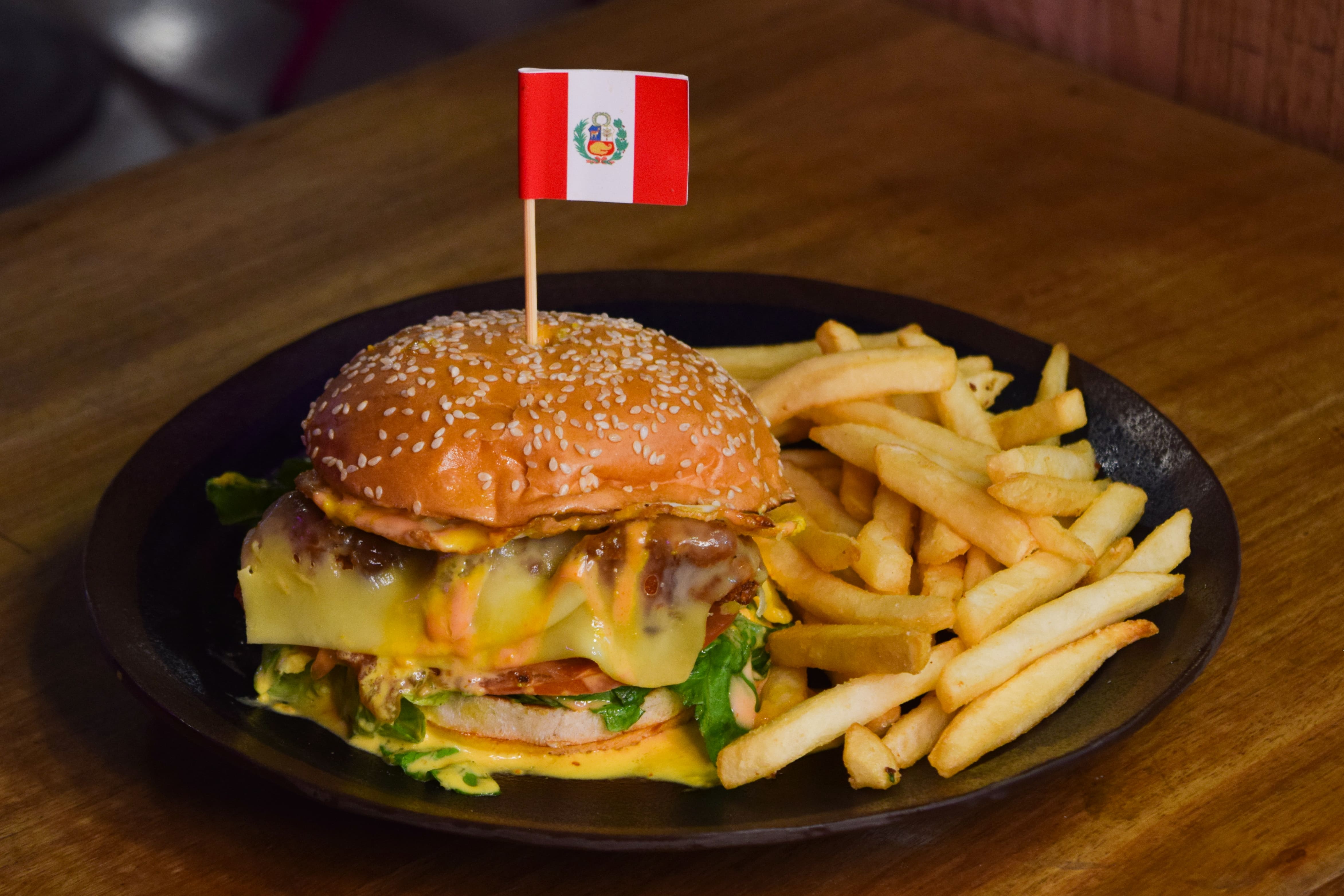 🇵🇪 Hamburguesa Royal Peruana