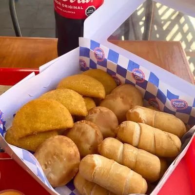 PACK NAVIDEÑO (10 TEQ. COCTEL + 10 EMP. COCTEL + 10 PAST. COCTEL + 2 SALSAS MEDIANAS