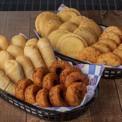 FIESTA PACK (15 TEQ. COCTEL + 15 PAST. COCTEL + 10 AREPAS + 10 MANDOCAS + 4 SALSAS MED)