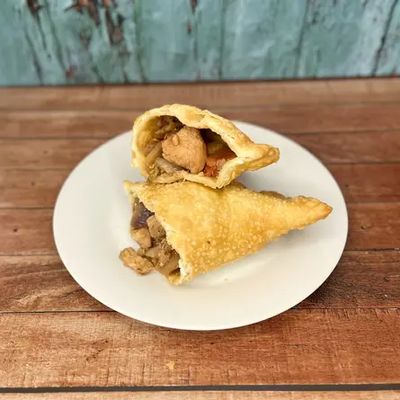 Empanada de Pollo Saltado