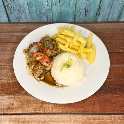 Pollo Saltado
