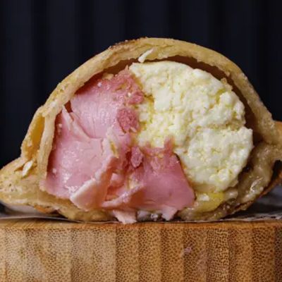 Pastelito jamon y queso