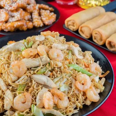 TALLARINES CON POLLO Y CAMARON