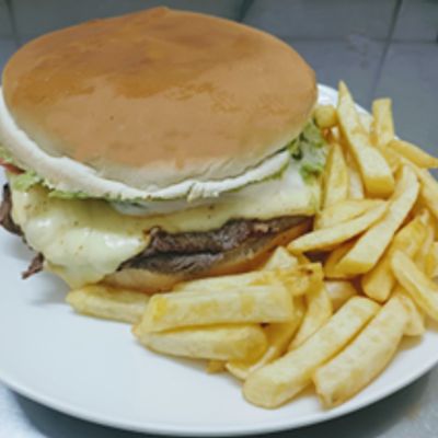 Lomito Italiano Extra Lomito con Queso Fundido y Papas Fritas