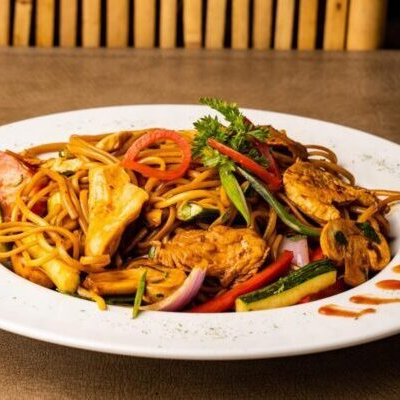 Tallarín Saltado de Pollo