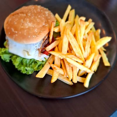HAMBURGUESA CLASICA