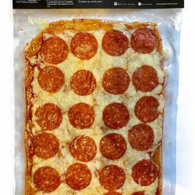 Pizza doble Pepperoni masa Focaccia saint Ambroggio