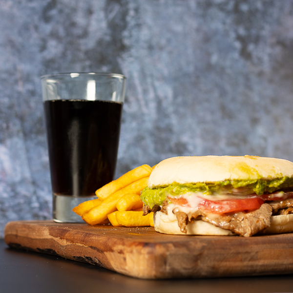 Sándwich Italiano + Papas Fritas + Bebida