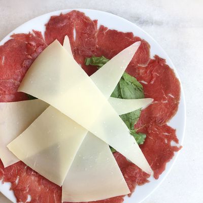CARPACCIO, ARÚGULA & PARMESANO