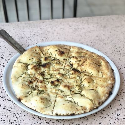 FOCACCIA CON ROMERO | Focaccia with Rosemary