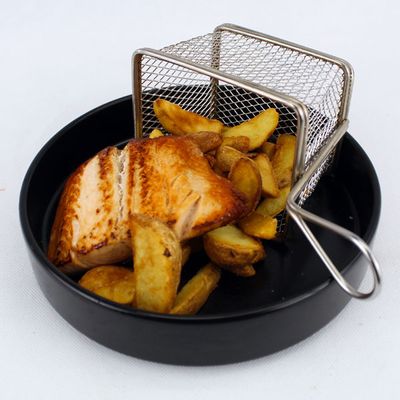 Salmón a la Mantequilla con papas gajos