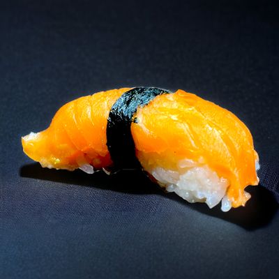 Nigiri Salmon 5U