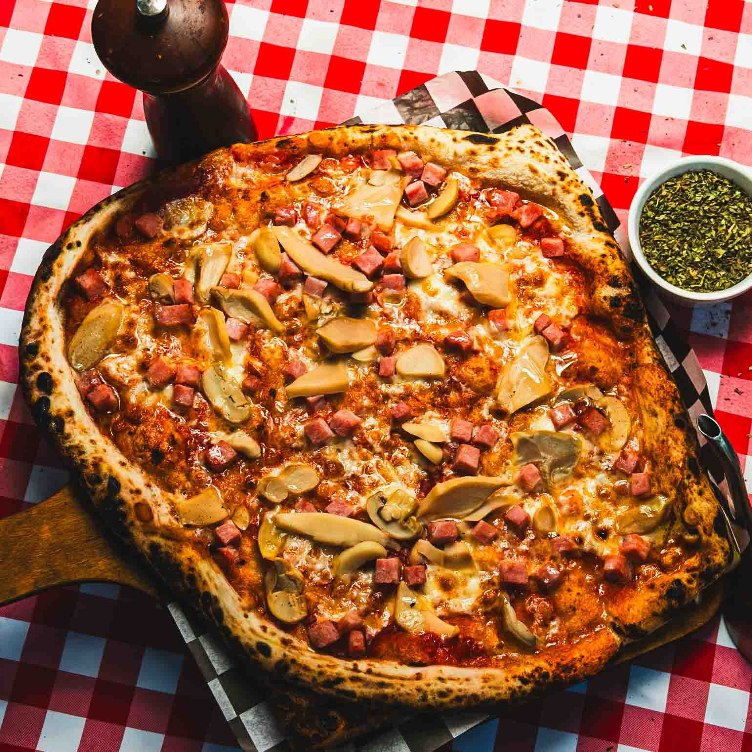 Pizza Jamón Champiñones