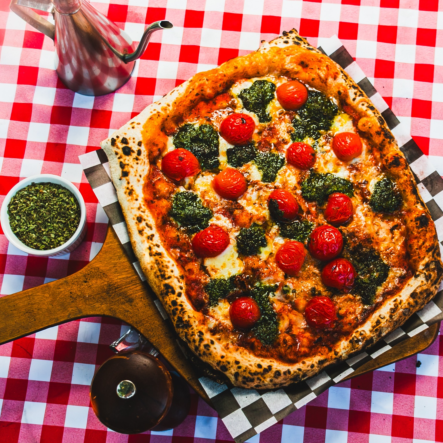 Pizza Pesto Tomate Cherry
