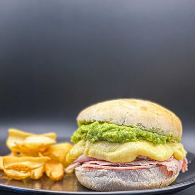Lomito palta queso 
