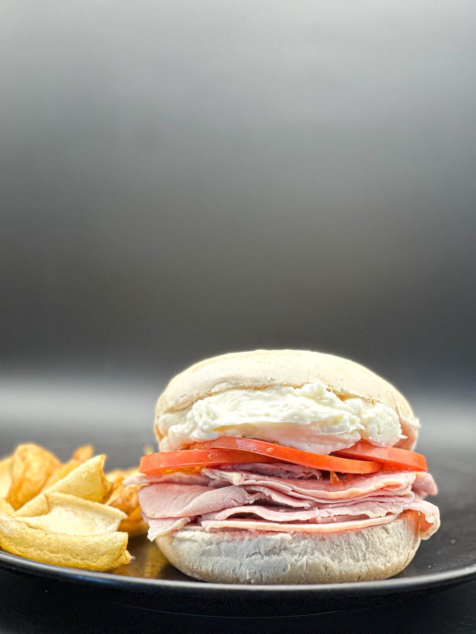 Lomito tomate mayo 
