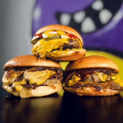 3 Burgers a elección. + Papas Fritas Grandes Bacon Cheddar