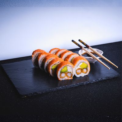 Sake Roll - Roll envuelto en salmón (10 cortes)