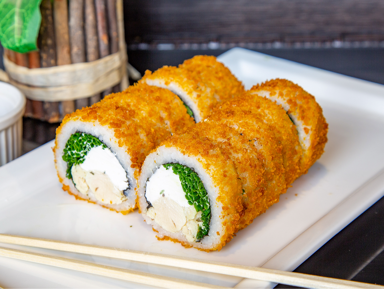 Tempura Furai Rolls - Roll envuelto en panko frito (10 cortes)