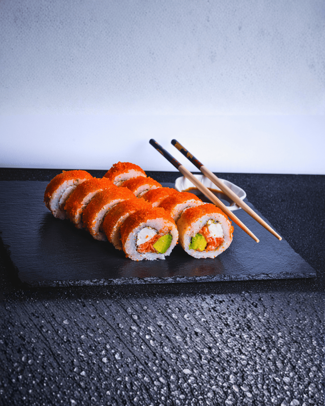 Masago Rolls - Roll envuelto en masago (10 cortes)