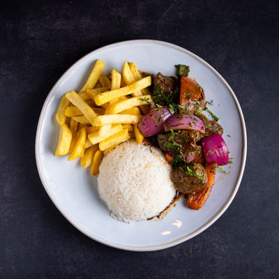 Lomo saltado 