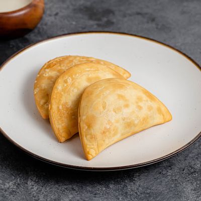 empanadas de QUESO  3 unidades