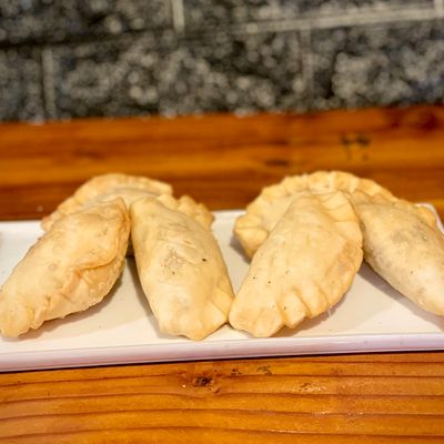 Empanaditas de mechada queso