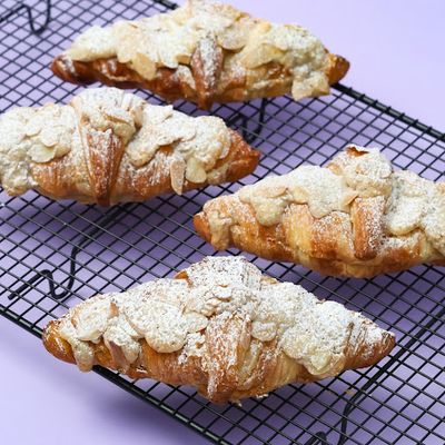 Croissant frangipan