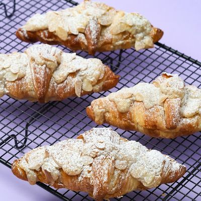 Croissant frangipan
