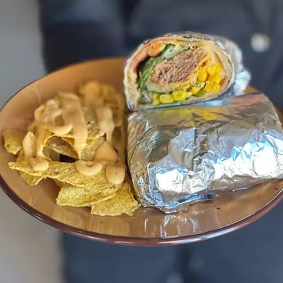 Burrito de Birria (Vacuno desmechado) Caldo no incluido