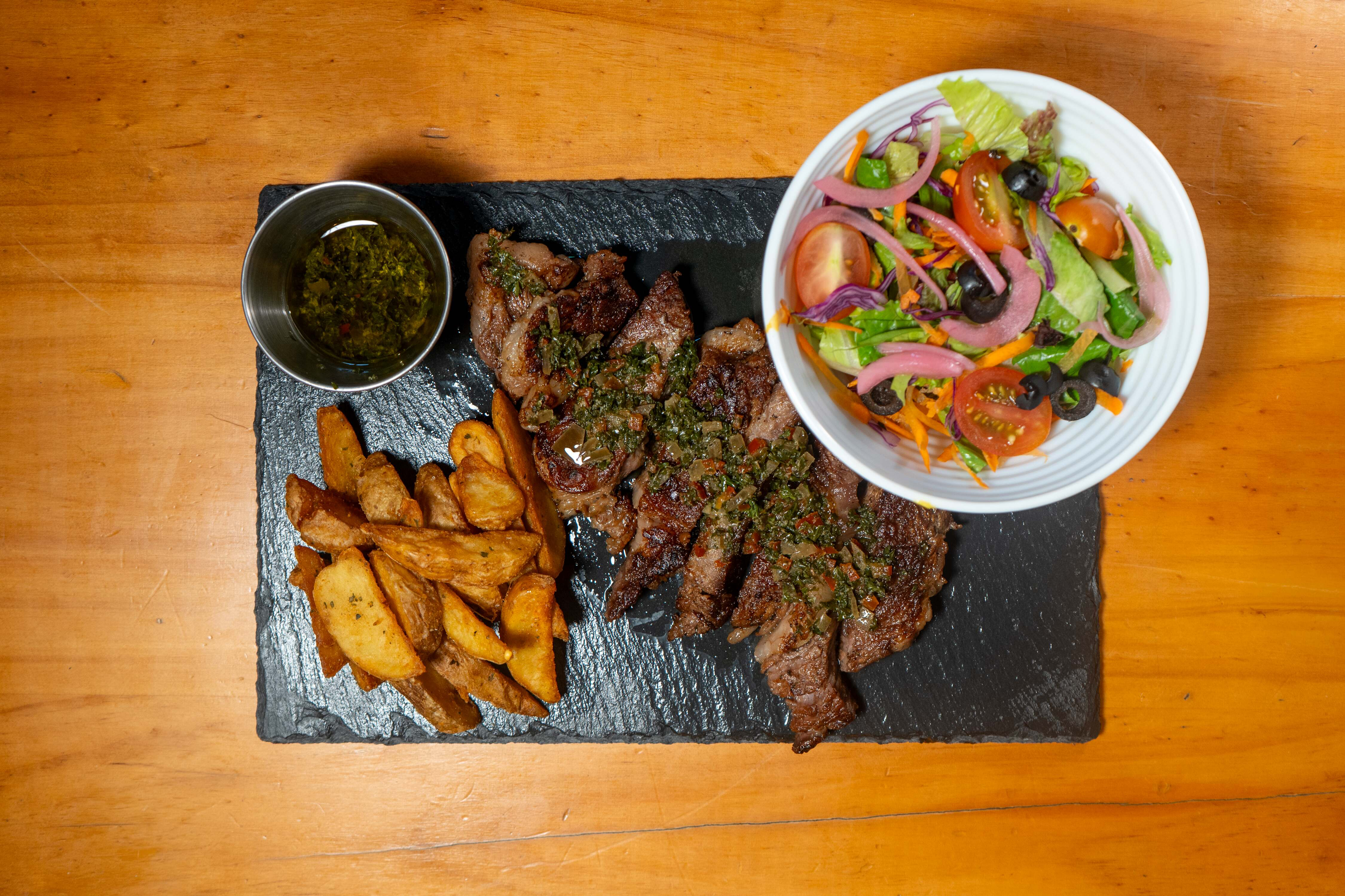 Ribeye con chimichurri Argentino